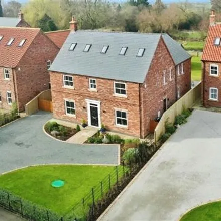 Buy this 6 bed house on Meadowfield Drive in South Duffield, YO8 6TE