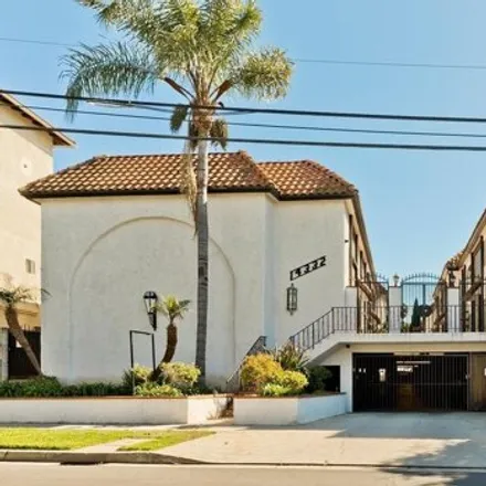 Buy this 2 bed townhouse on 14372 Dickens Street in Los Angeles, CA 91423
