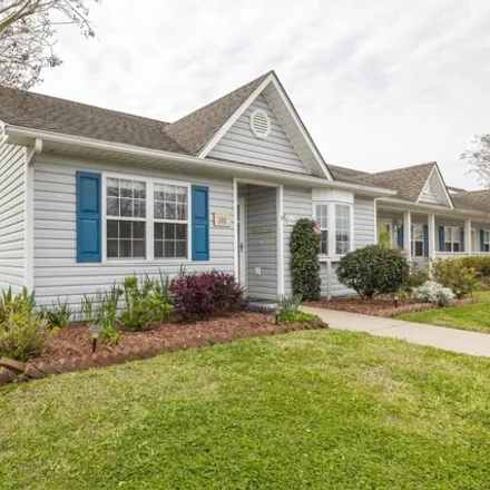 Image 3 - 864 Courtyard East, Beaufort Meadows, Beaufort, NC 28516, USA - House for sale