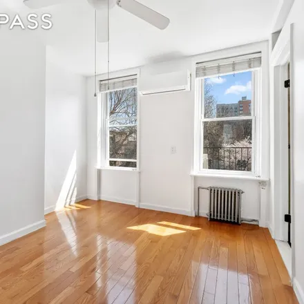 Rent this 2 bed townhouse on 485 3rd Avenue in New York, NY 11215