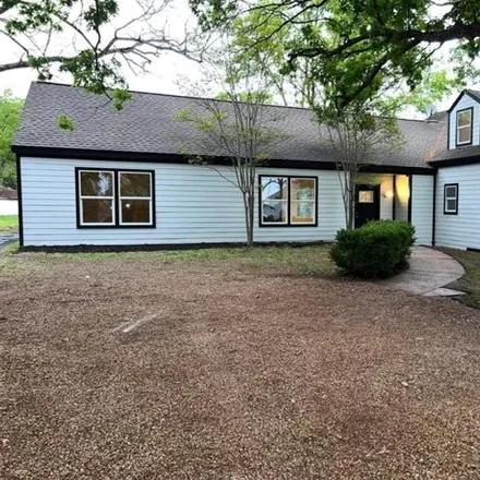 Image 3 - 130 Rucker Street, Brenham, TX 77833, USA - House for rent