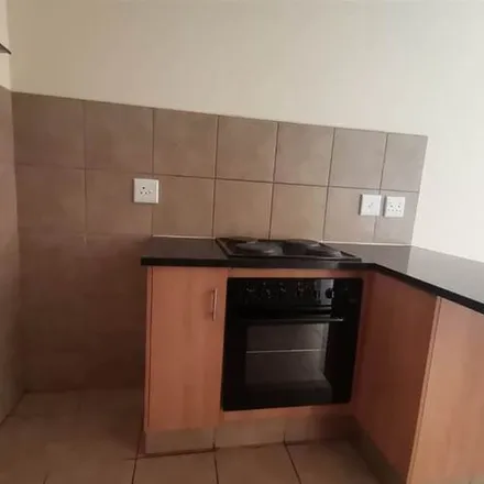 Image 2 - Sumner Avenue, Kibler Park, Gauteng, 2053, South Africa - Apartment for rent