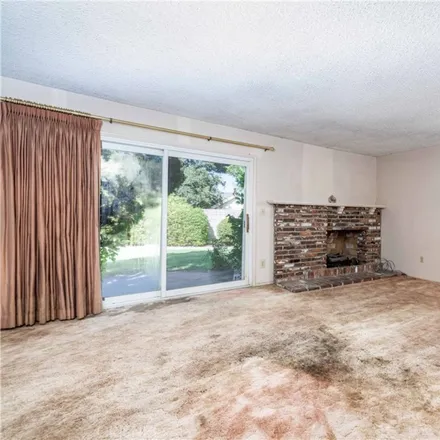 Image 4 - 17165 Midwood Drive, Los Angeles, CA 91344, USA - House for sale