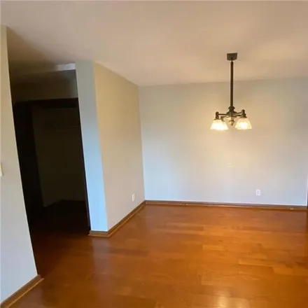 Rent this 1 bed condo on 627 Robert Street South in Saint Paul, MN 55107