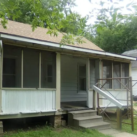 Buy this 2 bed house on 1021 East 1st Avenue in Winfield, KS 67156