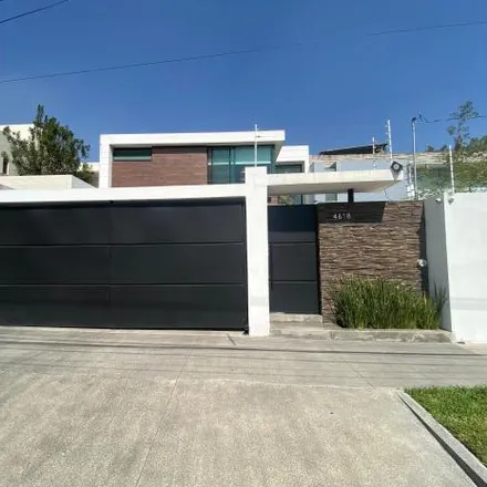 Buy this 4 bed house on Calle Santo Tomás de Aquino 4627 in Las Flores, 45038 Zapopan