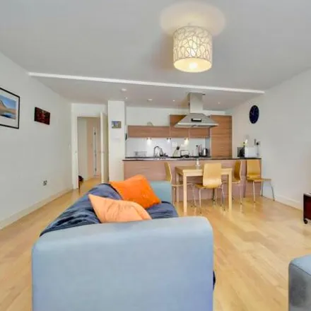 Rent this 2 bed room on McCalls in Ingram Street, Glasgow