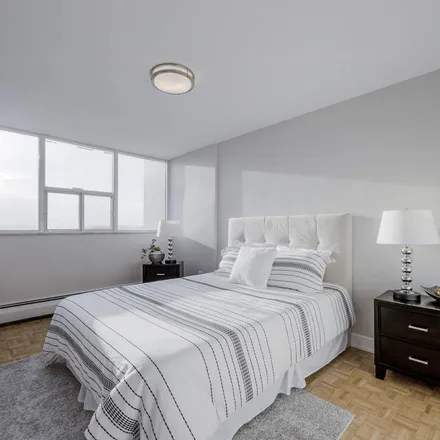 Image 7 - 1134 Queens Avenue, Oakville, ON L6H 1B8, Canada - Apartment for rent
