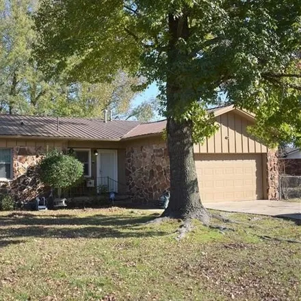 Buy this 3 bed house on 1129 South Owens Avenue in Tahlequah, OK 74464