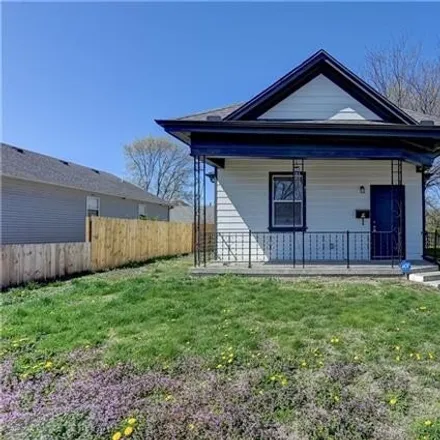 Buy this 4 bed house on 500 Alabama Street in Saint Joseph, MO 64504