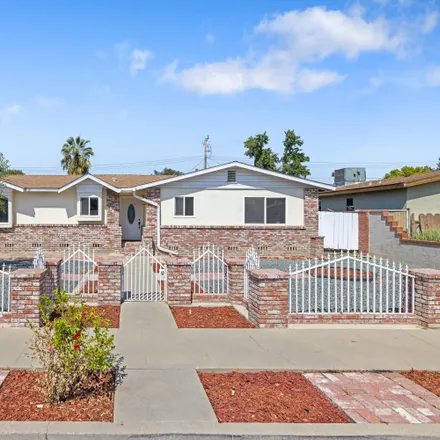 Buy this 3 bed house on 947 Cardoza Drive in Tulare, CA 93274