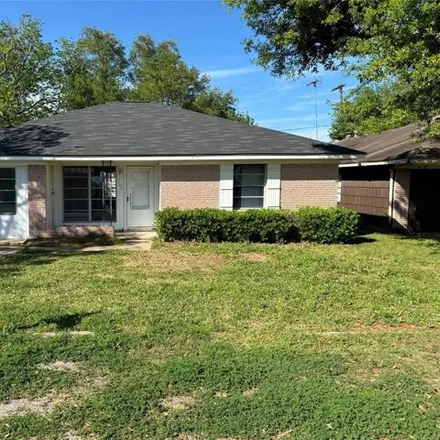 Buy this 4 bed house on 712 West 7th Street in Freeport, TX 77541