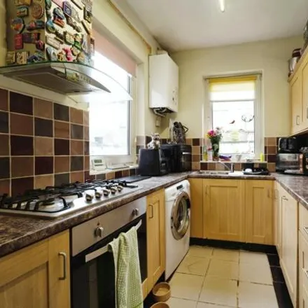 Image 4 - Willow Street, Clayton-le-Moors, BB5 5SX, United Kingdom - Townhouse for sale
