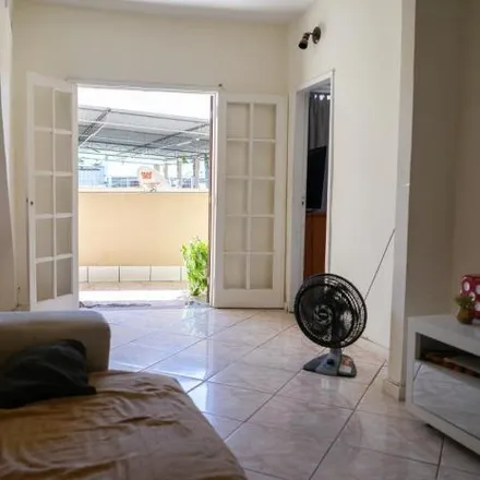 Rent this 2 bed house on Rua João Pizarro 102 in Ramos, Rio de Janeiro - RJ