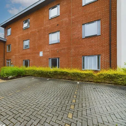 Rent this 2 bed apartment on Pallatia Court in High Wycombe, HP13 5DP