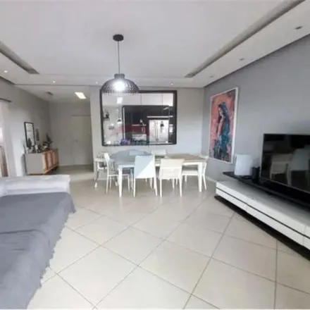 Buy this 3 bed apartment on Domicile parents Iris in Rua Henrique Barbosa de Amorim 8, Jardim Guanabara