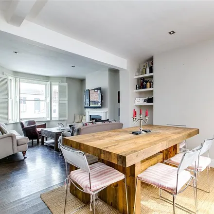 Rent this 3 bed townhouse on Horder Road in London, SW6 5RQ