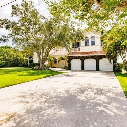 Rent this 5 bed house on 402 South Shore Drive in Sarasota, FL 34234