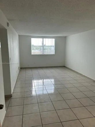 Image 5 - 606 West 81st Street, Hialeah, FL 33014, USA - Condo for rent