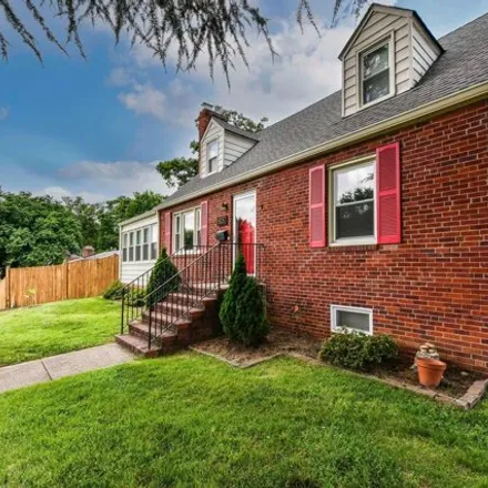 Rent this 4 bed house on 828 S Wakefield St in Arlington, Virginia