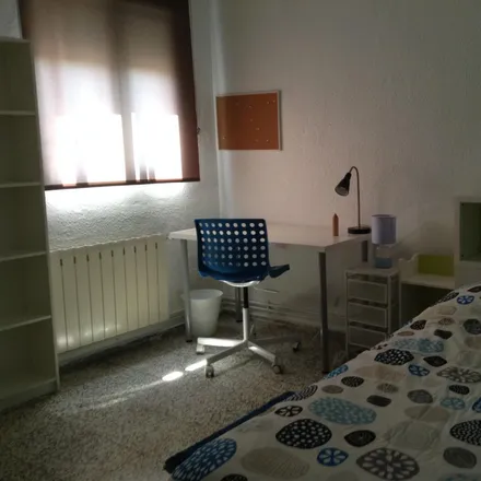 Rent this 3 bed room on Madrid in Calle de Dulcinea, 28804 Alcalá de Henares