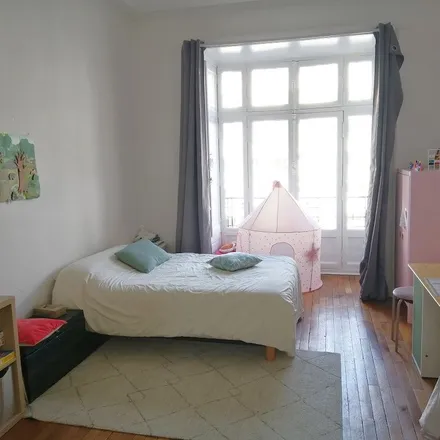 Rent this 6 bed apartment on 4 Rue Saint François in 44000 Nantes, France