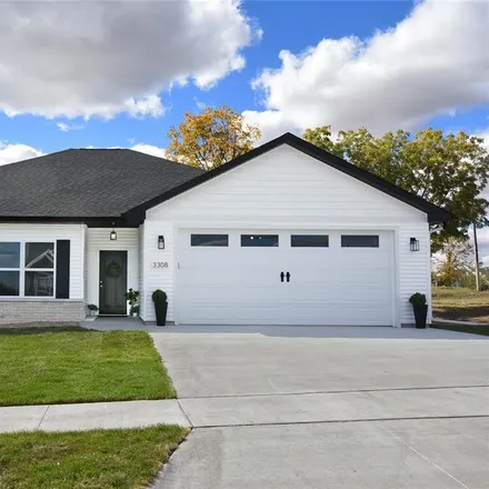 Buy this 3 bed house on 1198 Sickle Drive Northeast in Cedar Rapids, IA 52401