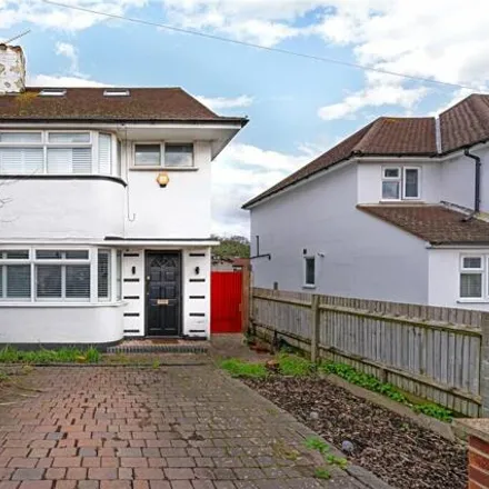 Rent this 4 bed duplex on Rivermeads Avenue in London, TW2 5JH