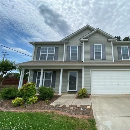 Rent this 4 bed house on 220 Robbins Road in Glen High Estates, Winston-Salem