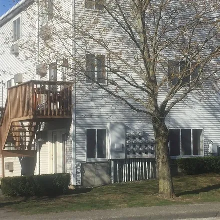 Buy this 2 bed condo on 147 Hamden Avenue in Lakewood, Waterbury