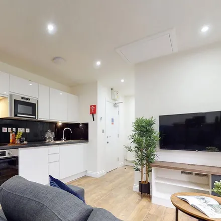 Rent this studio apartment on University of Leeds in Woodhouse Lane, Leeds