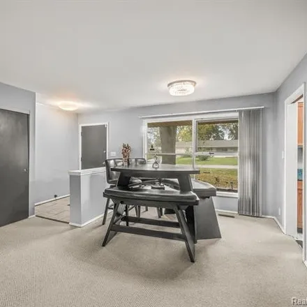 Image 5 - 5318 Cambourne Place, West Bloomfield Township, MI 48322, USA - House for sale