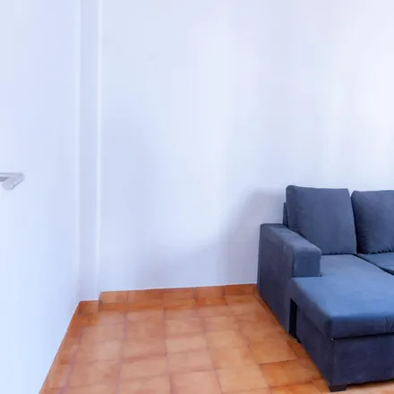 Rent this 2 bed apartment on Rua Actor António Silva in 2625-022 Póvoa de Santa Iria, Portugal