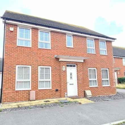 Buy this 4 bed house on Catalina Close in Lee-on-the-Solent, PO13 9FS