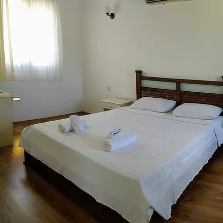 Rent this 1 bed house on Acıktım Köfte Kalkan in Kaş - Seydikemer Yolu 10, 07960 Kaş