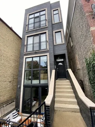 Rent this 2 bed condo on 1309 North Greenview Avenue in Chicago, IL 60622