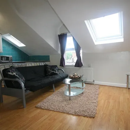 Rent this 1 bed house on Hyde Park Dental Centre in Moor View, Leeds