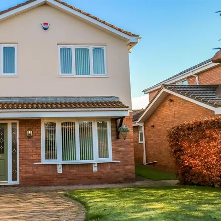 Rent this 4 bed house on Mowbray Drive in Hurworth-on-Tees, DL2 2EZ