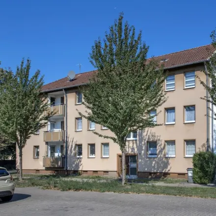 Rent this 3 bed apartment on Hüller Straße 16 in 44649 Herne, Germany