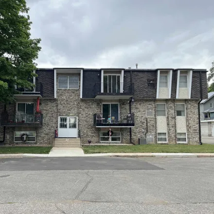 Image 1 - 103 North 14th Street, Estherville, IA 51334, USA - Condo for sale