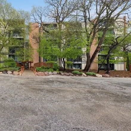 Buy this 2 bed condo on 6003 Oakwood Drive in Lisle, IL 60532