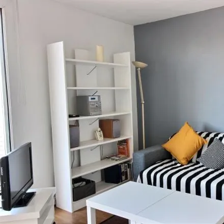 Image 3 - 46 Rue Duranton, 75015 Paris, France - Apartment for rent