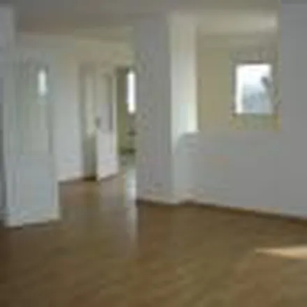 Rent this 4 bed apartment on Villa Léonard de Vinci in Cours Saint-Damien, 72000 Le Mans