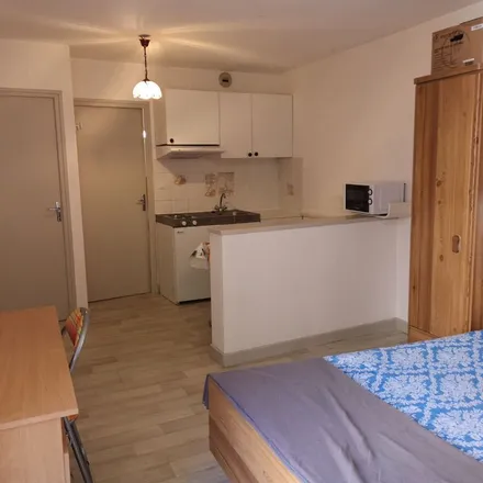 Image 2 - 5 Rue de l'Aubrac, 12000 Rodez, France - Apartment for rent