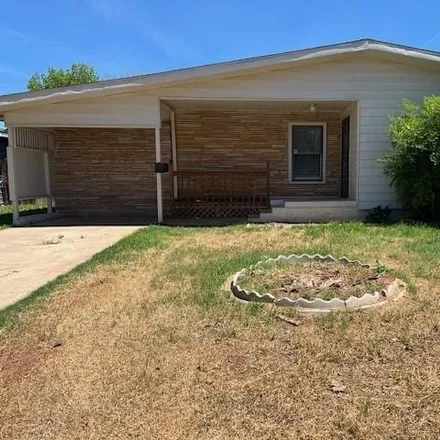 Rent this 4 bed house on 821 South Bowie Drive in Abilene, TX 79605