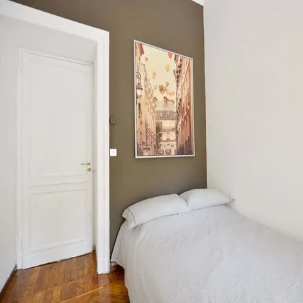 Rent this 4 bed room on Via San Secondo 101 in 10128 Turin TO, Italy