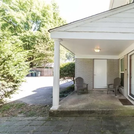 Image 4 - 2108 Harbert Avenue, Lenox, Memphis, TN 38104, USA - House for rent