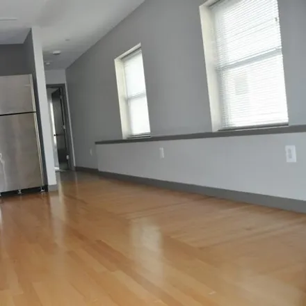 Image 3 - 332 Saint Paul Place, Baltimore, MD 21202, USA - Apartment for rent