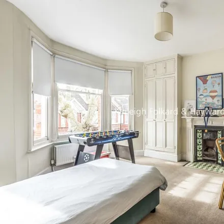 Image 5 - Chasefield Road, London, SW17 8HH, United Kingdom - House for rent