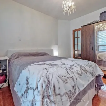 Rent this 1 bed apartment on 977 Mount Pleasant Road in Old Toronto, ON M4P 2M5